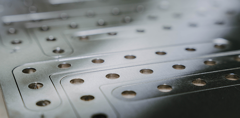 Sie suchen ein Sonderlochblech oder Display?